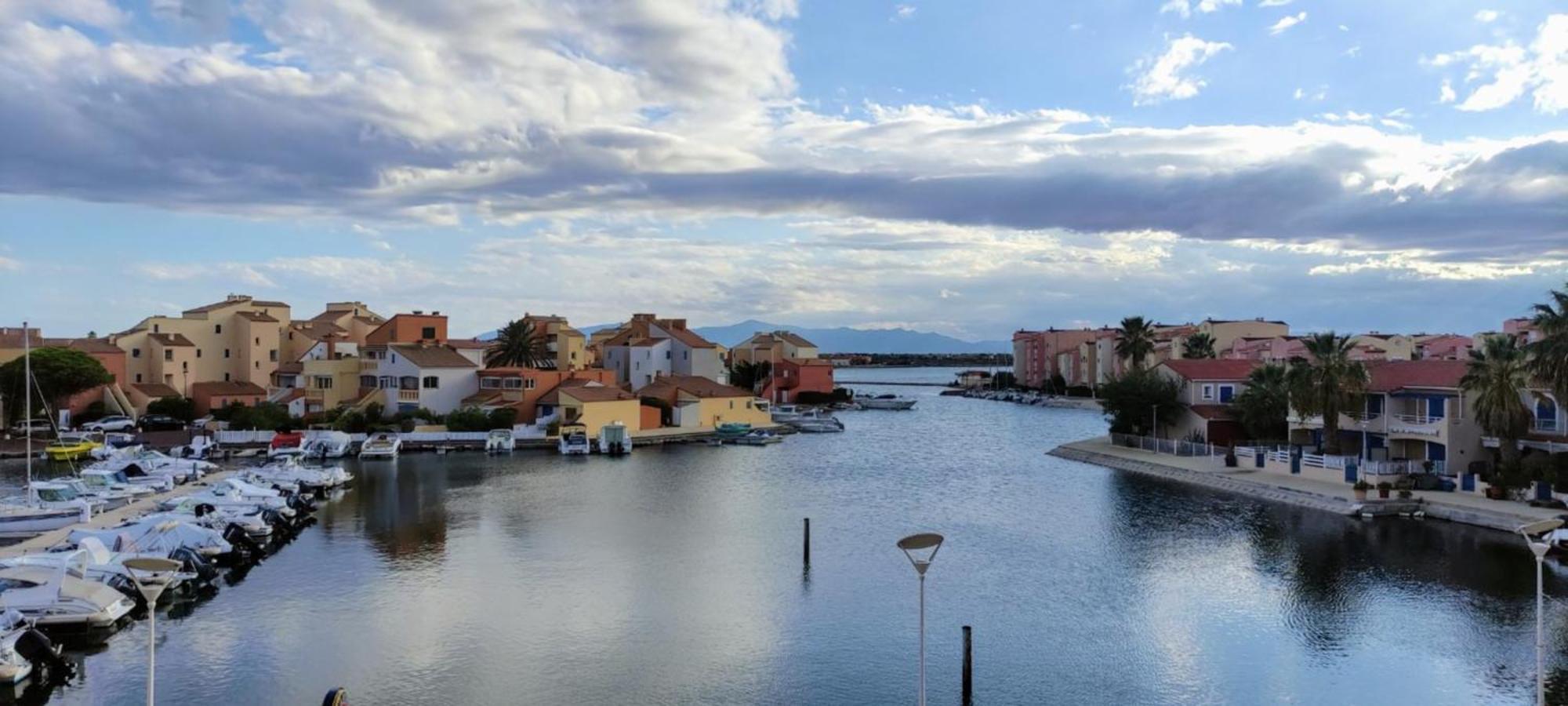 Studio Avec Vue Sublime Sur L'Etang Et Les Montagnes Catalanes Le Barcarès Exteriér fotografie